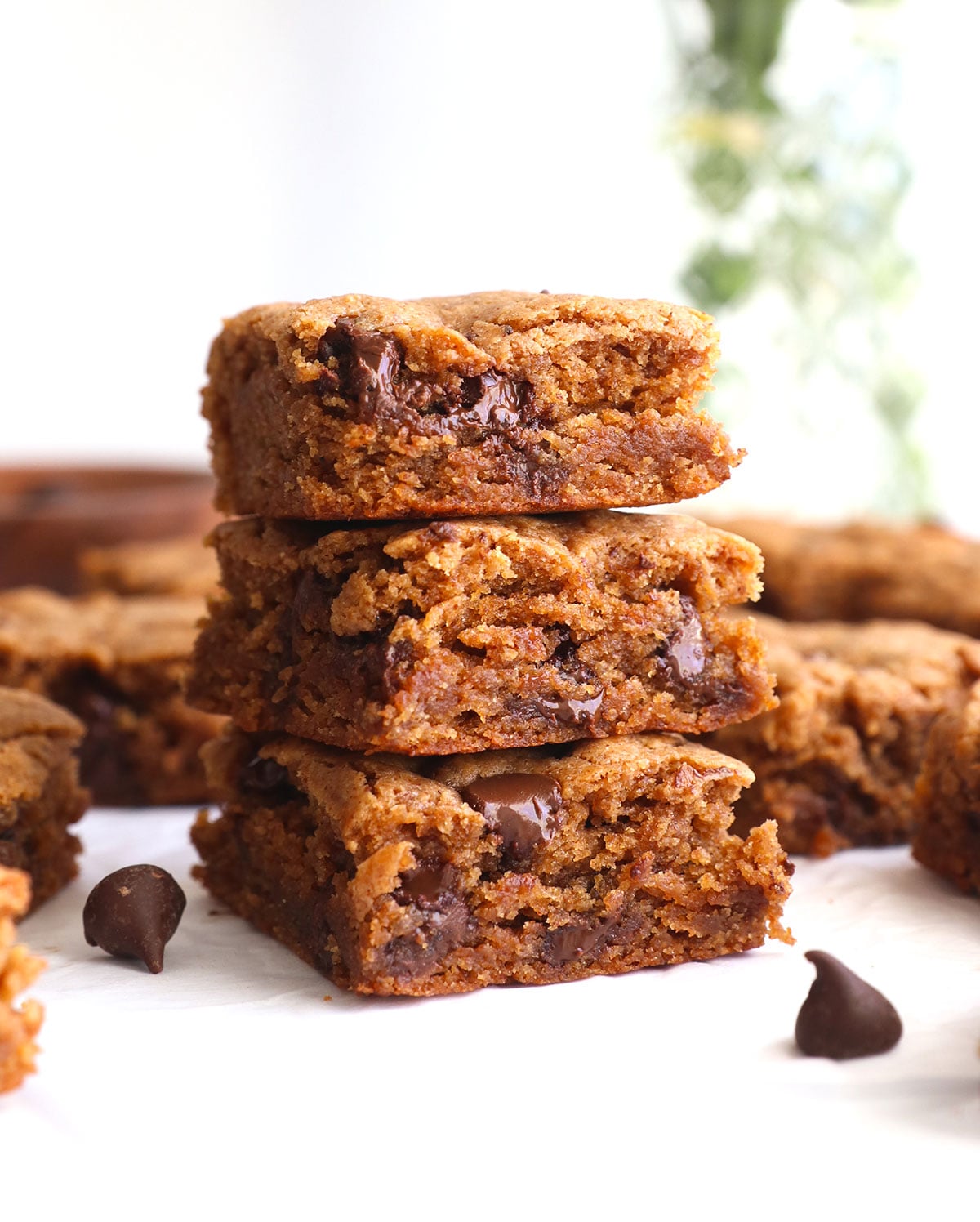 Indulgent Paleo Almond Butter Blondies: Refined Sugar-Free & Delicious